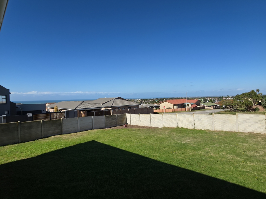 3 Bedroom Property for Sale in Wavecrest Eastern Cape